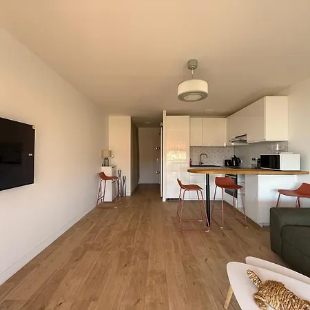 27 M2 Avec Terrasse Sud Sans Vis-a-vis Et Parking