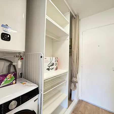 Apartment 27 M2 Avec Terrasse Sud Sans Vis-a-vis Et Parking *